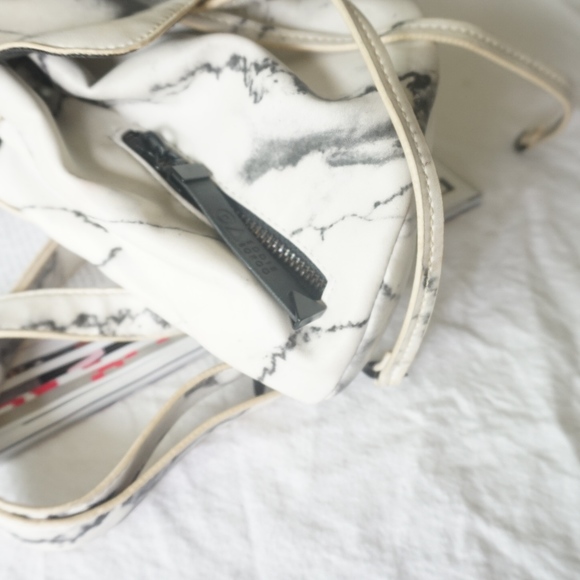 🌟Mini Marble Print Backpack - Picture 3 of 7